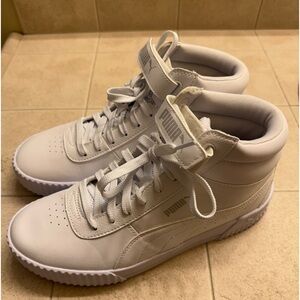 Women’s High top White Pumas